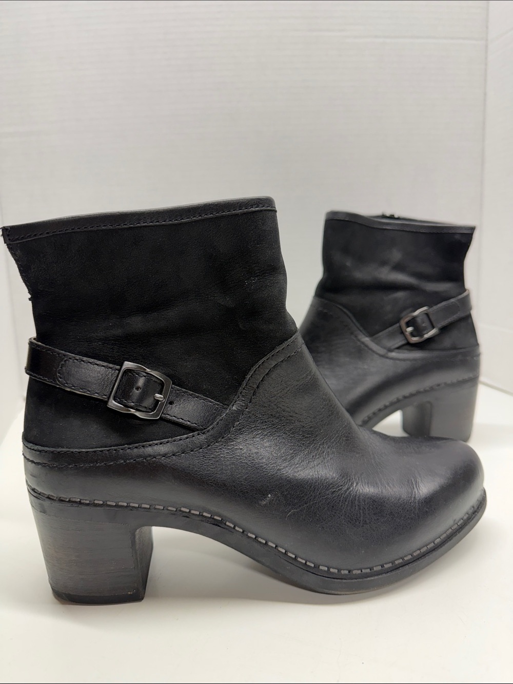 Dansko Hayley Boots Short Ankle Booties Suede Leather Heeled Zip Black Size 8